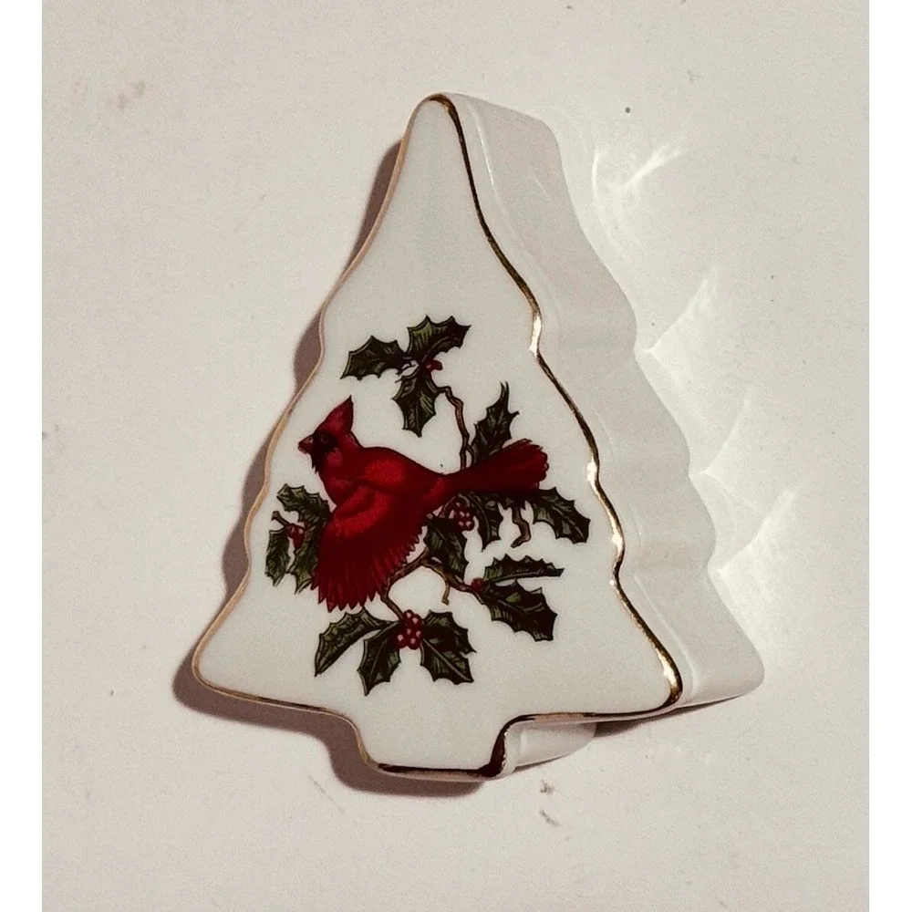 Vintage Lefton‎ Porcelain Christmas Tree Trinket Box Cardinal Design w Gold Trim